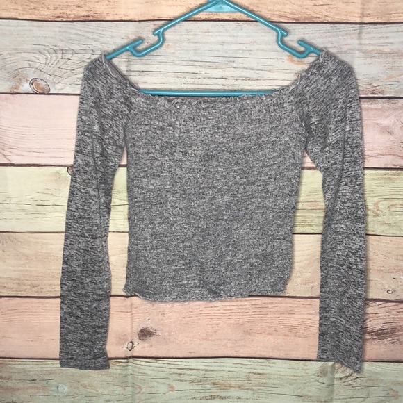 Hollister Tops - Hollister Long Sleeve Crop-Top